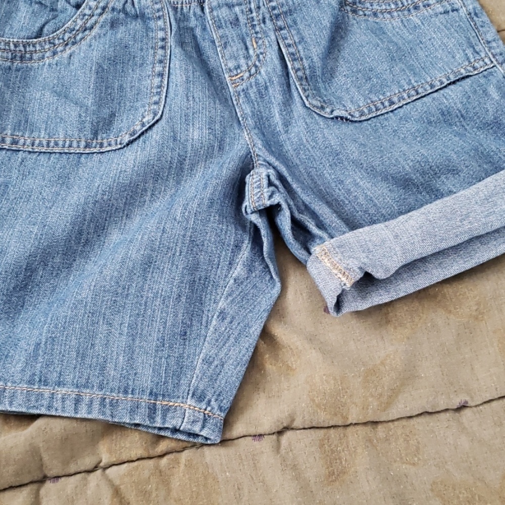 Size 6 Childrens Place shorts